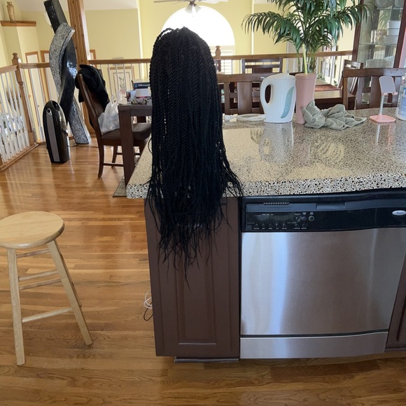 Knotless Full Lace Medium Twisted Braids-16-18 inches. - Picture 4 of 8